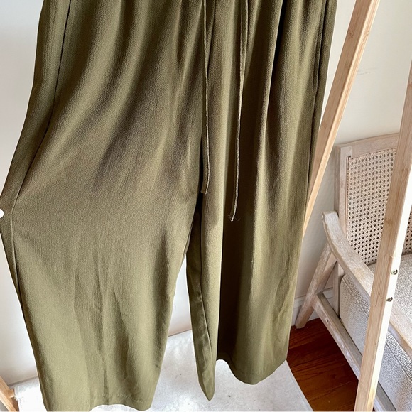 H&M High Waisted Wide Leg Textured Soft Pants in Olive Green - 2 - Picture 2 of 5